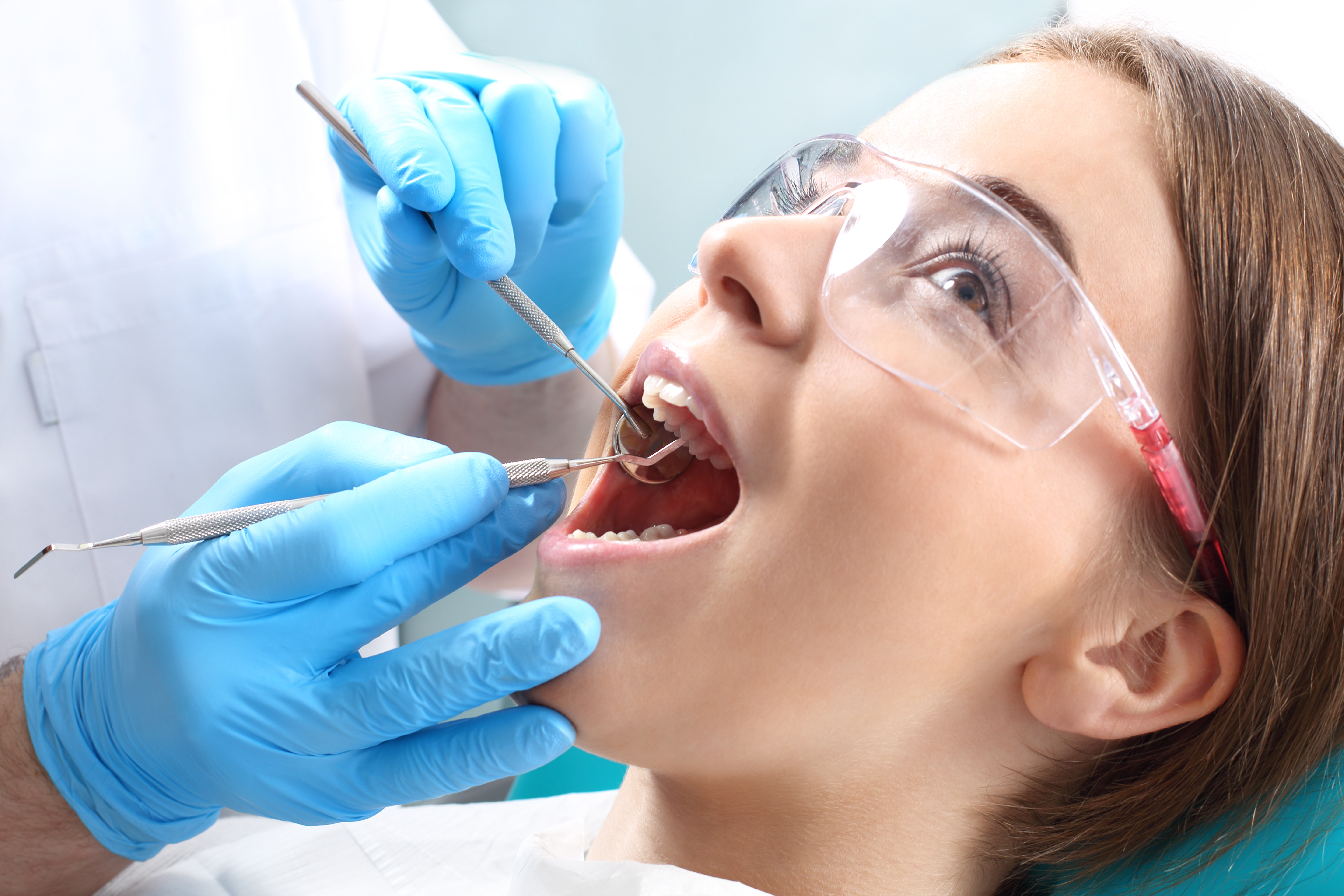 Признаки лечения зубов. Зубы стоматология. Терапевтическая стоматология. Терапевтическая стоматология зубов. Пломбирование зубов терапия.