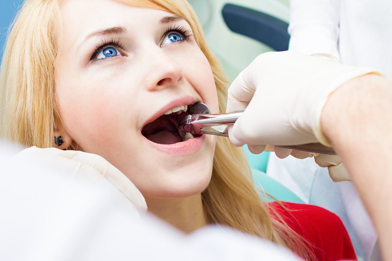Зубы выдернутые стоматологом