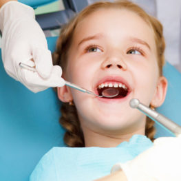 Лечение молочных зубов стоматологической клинике «Аликсма»