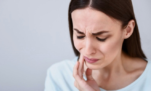Как проходит лечение пульпита, если болит зуб