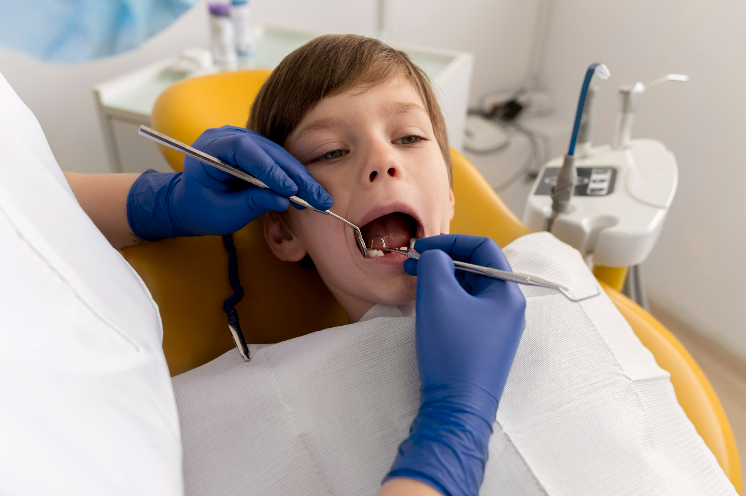 Особенности лечения корневых каналов временных зубов