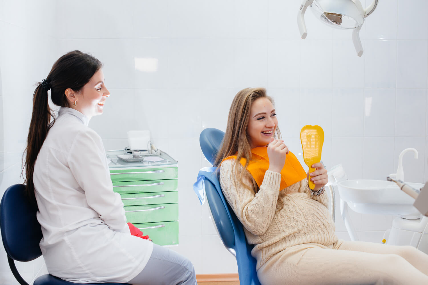 Лечение зубов при беременности – рекомендации, запреты и особенности